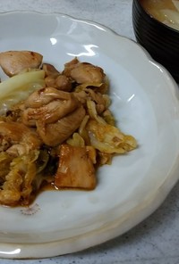 鶏肉キャベツのソース炒め&タマネギの味噌