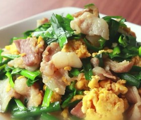 豚バラ肉のスタミナニラ玉炒め