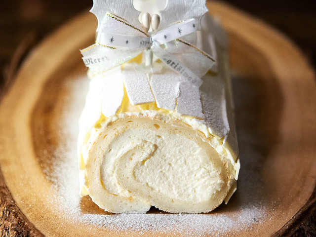 クリスマスケーキに白いブッシュドノエル レシピ 作り方 By チョコレートカカオ クックパッド 簡単おいしいみんなのレシピが351万品