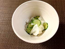 5分で食べられる大根ときゅうりの浅漬け