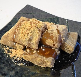レンジで簡単♪ぎゅうひ風黒みつきな粉餅