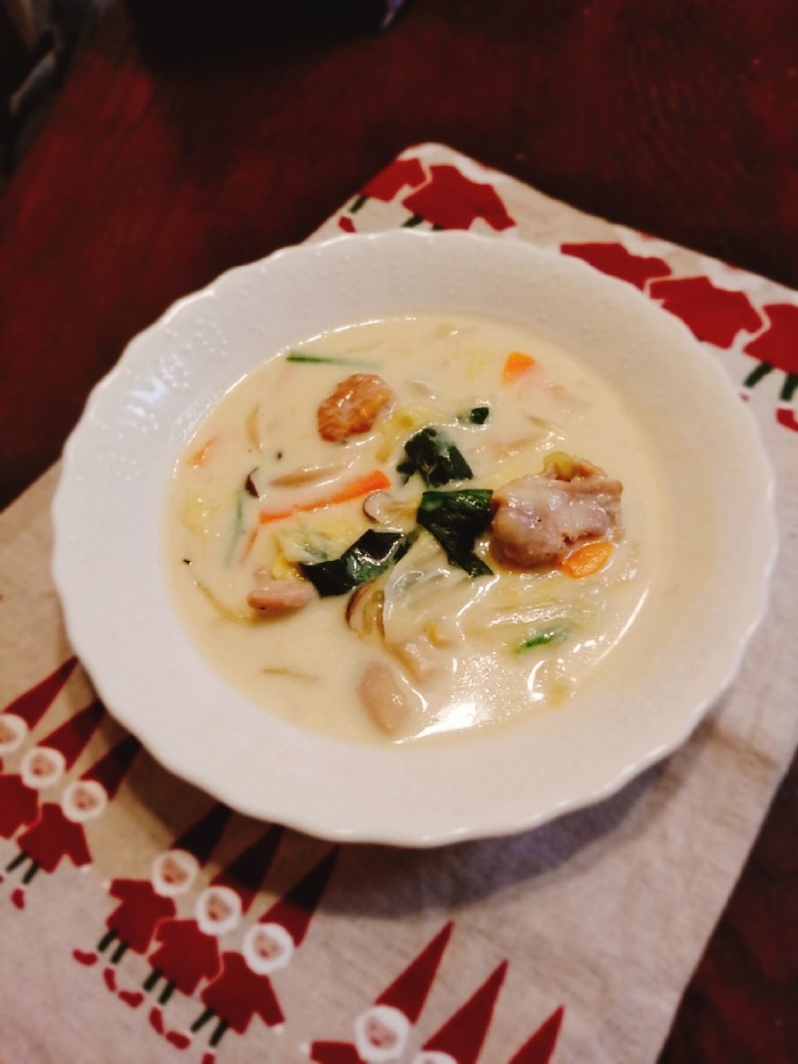 白菜と鶏肉のクリームスープの画像