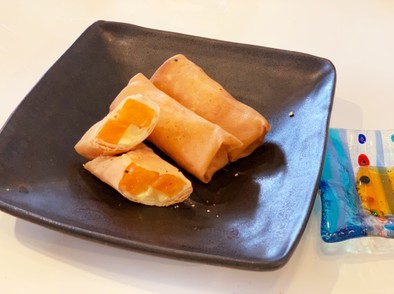 柿と生ハムとチーズの春巻きの写真