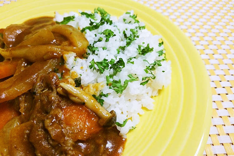 カレーに 混ぜるだけのパセリバターライス レシピ 作り方 By ポテチ犬 クックパッド