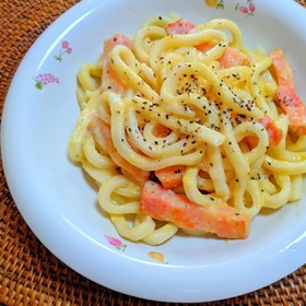 厚切りベーコンと豆乳のカルボナーラうどん