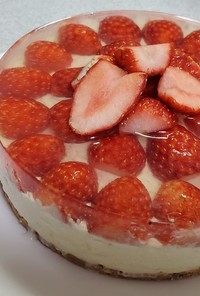 苺のレアチーズケーキ