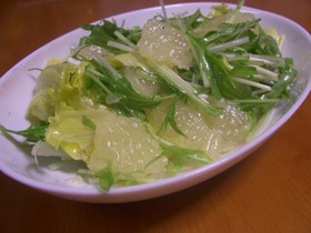 グレープフルーツのさっぱりサラダ