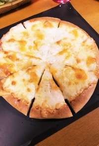 チーズたっぷりピザ