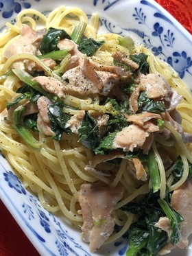 鮭とほうれん草のクリームパスタ