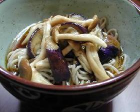 とろり、なすとしめじの冷やしそば__Cool Soba(buckwheat nudeles) with Sauted Shimeji mushroom&Eggplant