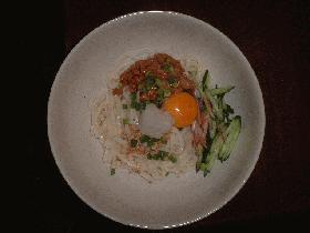 かけ汁の納豆冷やしうどん