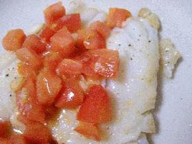 簡単おいしい♪白身魚のガーリックトマトソテーの写真