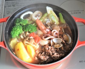 手軽でお子様に人気!洋風トマト鍋♪