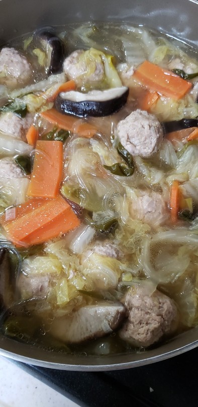 豚団子と春雨の野菜スープの写真