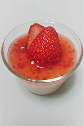 ミルキー風味のイチゴムース