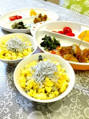 七草粥ならぬ☆しらすと炒り卵の七草ご飯の写真