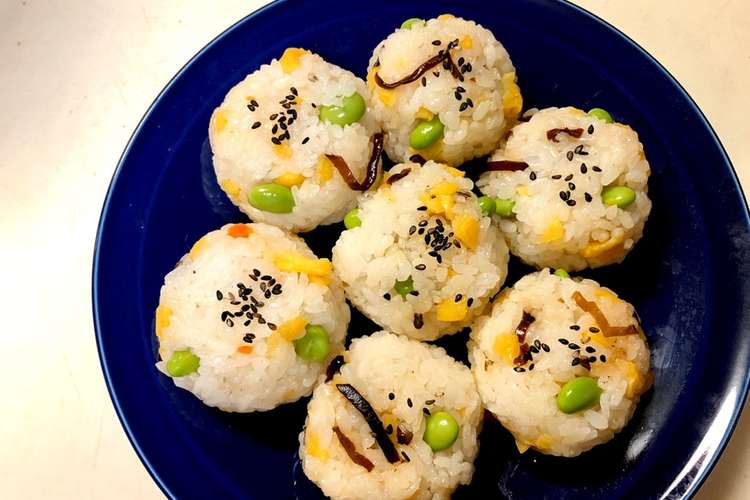 たくあんと塩昆布と枝豆のおにぎり レシピ 作り方 By 異風人 クックパッド 簡単おいしいみんなのレシピが368万品