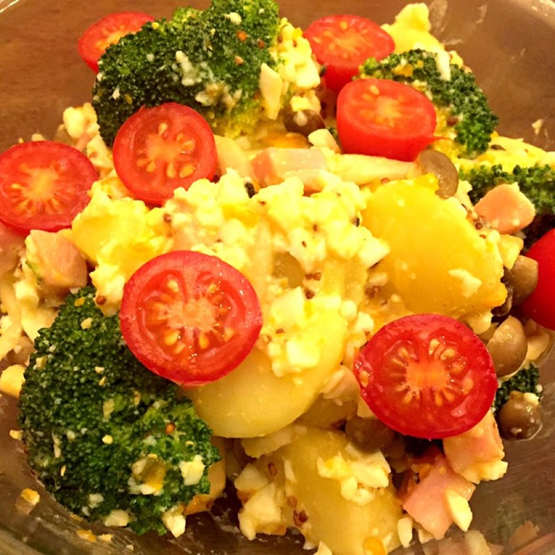 新しいポテトとドライトマトのサラダのレシピ