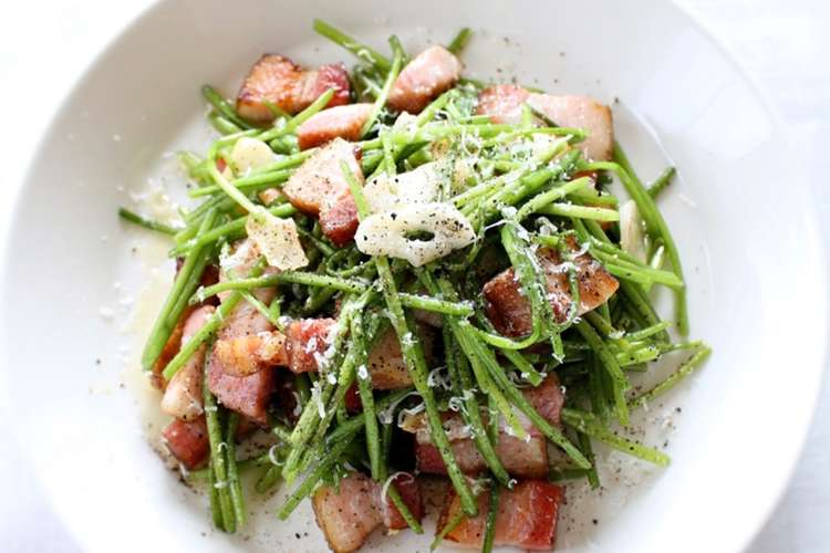 簡単早い 水蓮菜とベーコンのサッと炒め レシピ 作り方 By Mieuxkanon クックパッド 簡単おいしいみんなのレシピが367万品