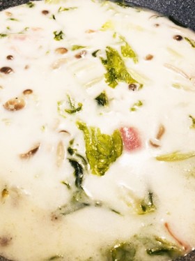 白菜ベーコンしめじの中華風ミルクスープ