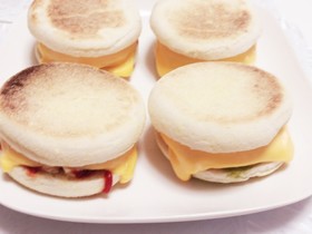 朝からリッチ♡チーズマフィンバーガー