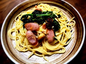 菜の花とソーセージのチーズパスタ