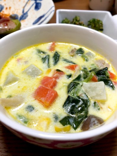 バーミキュラ　余り野菜のミルクスープの写真