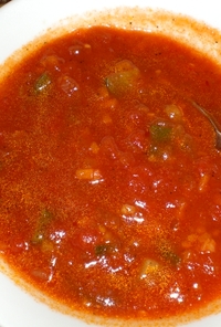 オクラ入り冷たいトマトスープ