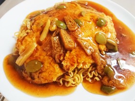 インスタントラーメンでかに玉かた焼きそば