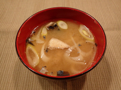 サバ缶味噌汁の写真