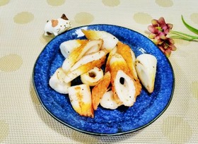 とりあえずの竹輪オリーブオイル炒め♪