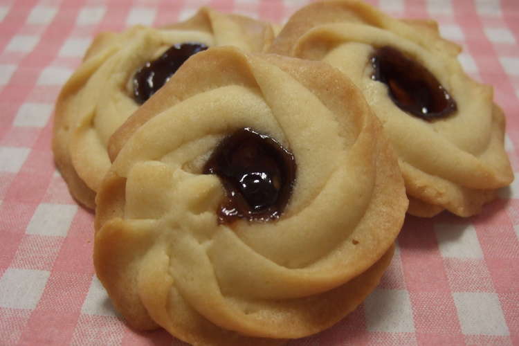 卵白救済 サクサクぐるぐるジャムクッキー レシピ 作り方 By ゆうじママ クックパッド 簡単おいしいみんなのレシピが352万品