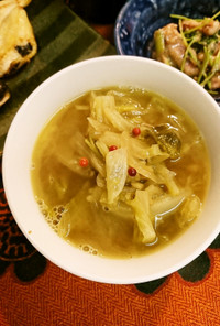 白菜と玉ねぎの生姜たっぷりスープ