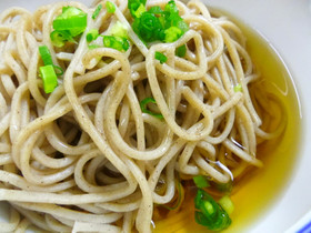 【病院】かけそば【給食】めんつゆのみ