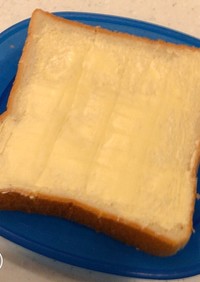 食パンにマーガリンを、薄く綺麗に塗る方法