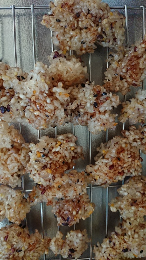 もち米と雑穀米で簡単お煎餅の画像
