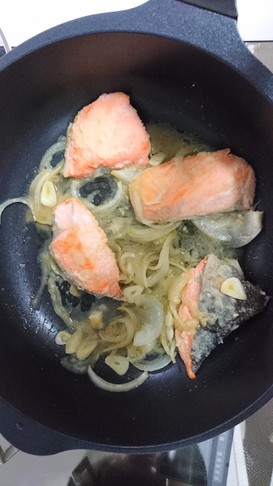 鮭のムニエル味噌和え