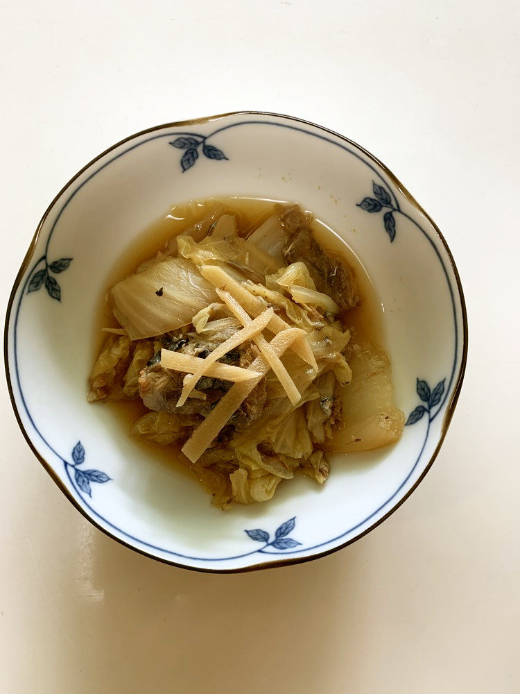サバ味噌煮缶と白菜の煮物（炊飯器調理）の画像