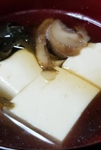 ナガエノスギタケと豆腐、ごぼうのお吸い物
