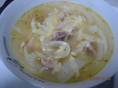 玉ねぎ＆鶏肉のスープの写真