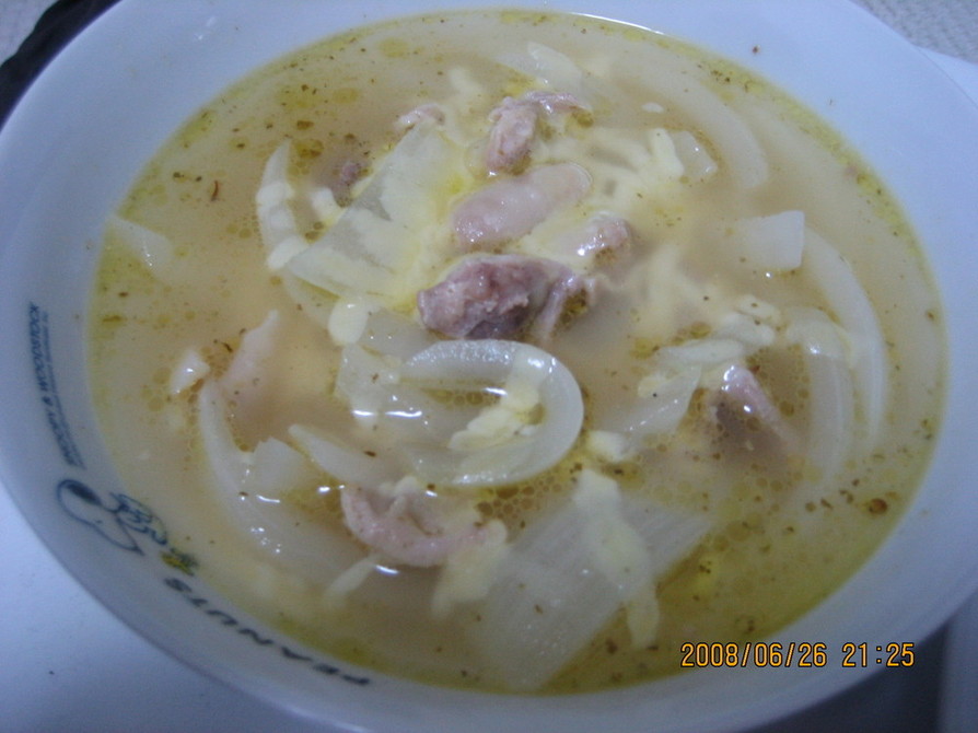 玉ねぎ＆鶏肉のスープの画像