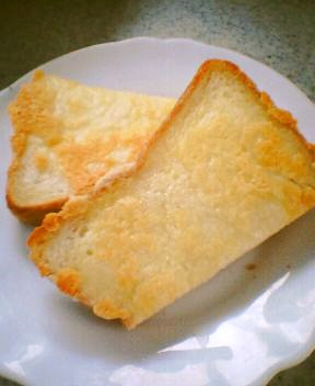 簡単朝ご飯♪フライパンdeチーズトーストの画像