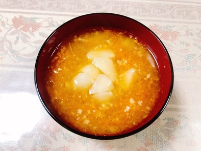 簡単！菊芋とにんじんのお味噌汁の写真