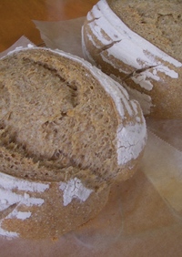 自家製酵母のライ麦パン