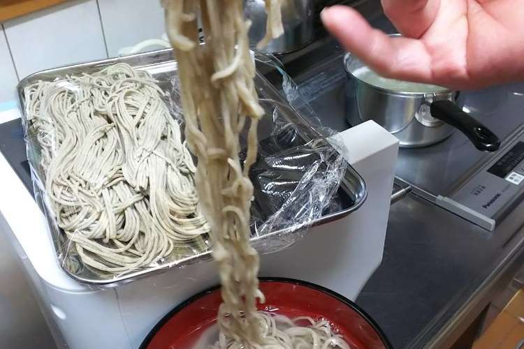ヌードルメーカー失敗しない１００ 蕎麦２ レシピ 作り方 By 週末のケンケンパパ クックパッド