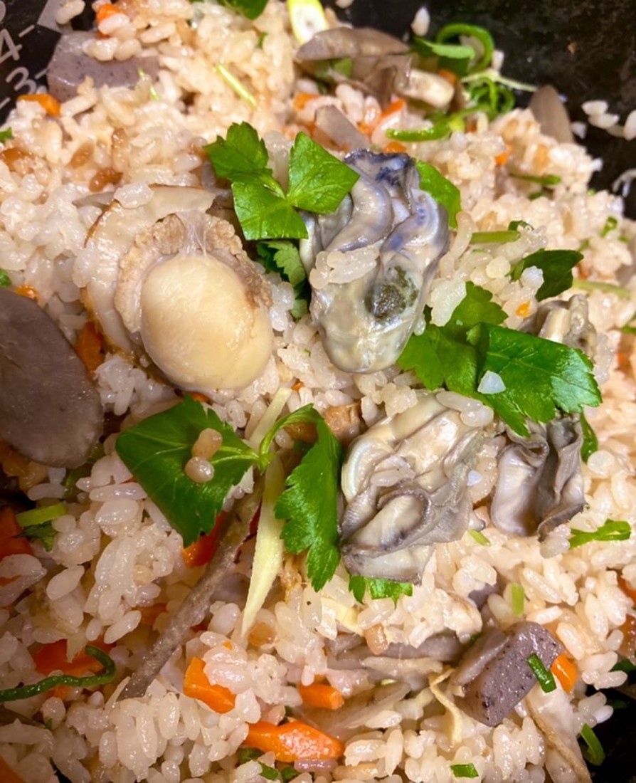 麺つゆで簡単★牡蠣とホタテの炊き込みご飯の画像