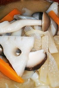 体温める☆生姜入り根菜の味噌汁