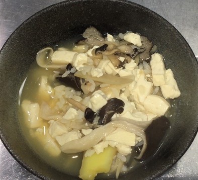 牛蒡と豆腐のすっぽんスープ粥の写真