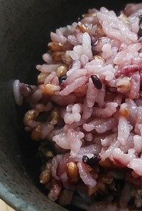 皮付きもち麦の炊き方（紫もち麦+黒米）