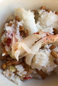 納豆とカニカマ天の混ぜご飯